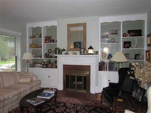 4th image of 302 Highland Ave