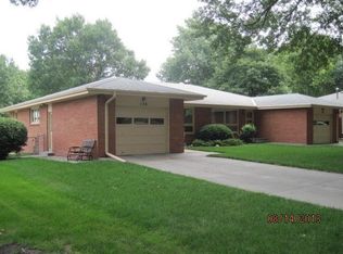 158 Wedgewood Dr, Lincoln, NE 68510