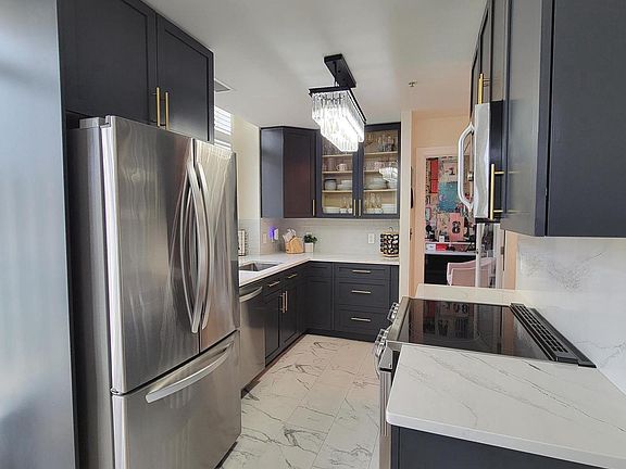 4th image of 155 Potomac Psge Unit 520