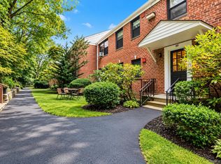 50 Rockledge Rd APT 1B, Hartsdale, NY 10530