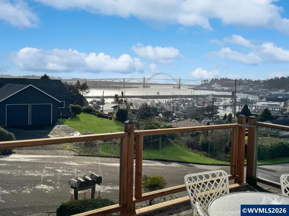 645 SE 4th St, Newport, OR 97365