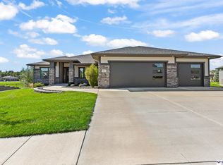 843 Arbor Dr, Blair, NE 68008