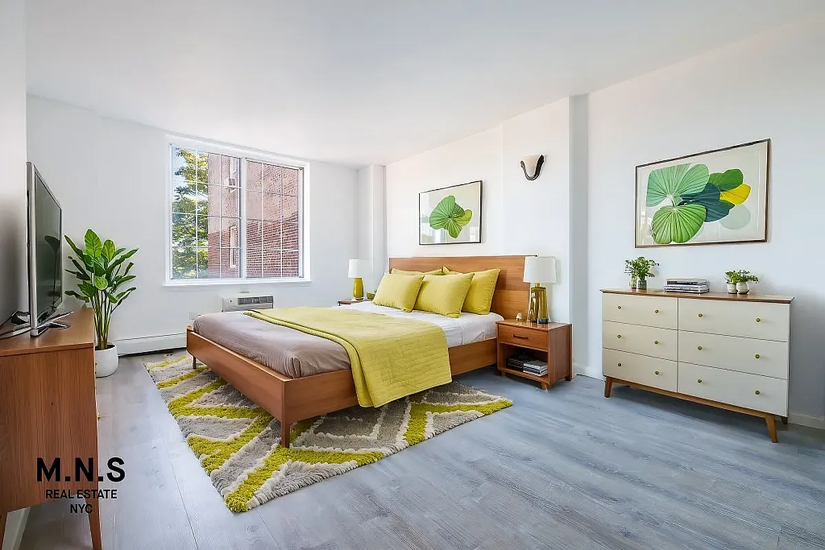 423 Ocean Parkway — Photo 3