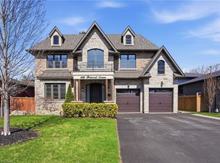1395 Trotwood Ave, Mississauga, ON L5G 3Z7