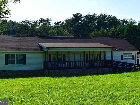 3rd image of 80 Holly Springs Dr