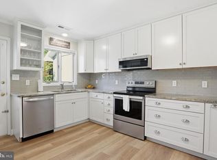 24580 Deepwater Point Dr APT 2, Saint Michaels, MD 21663