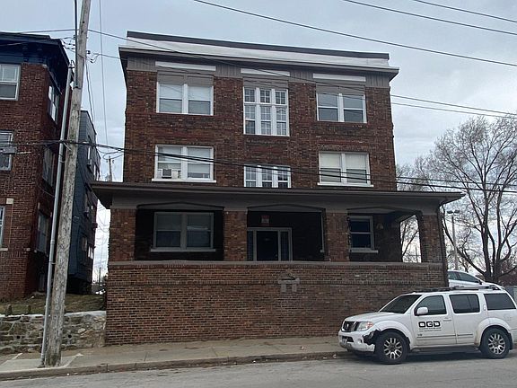4th image of 109 E 40th St #2A