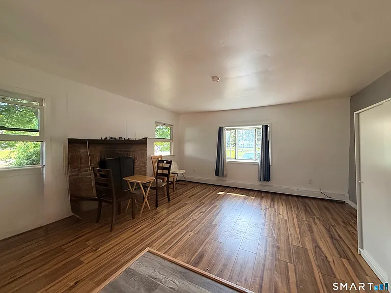 191 E Side Dr — Photo 2
