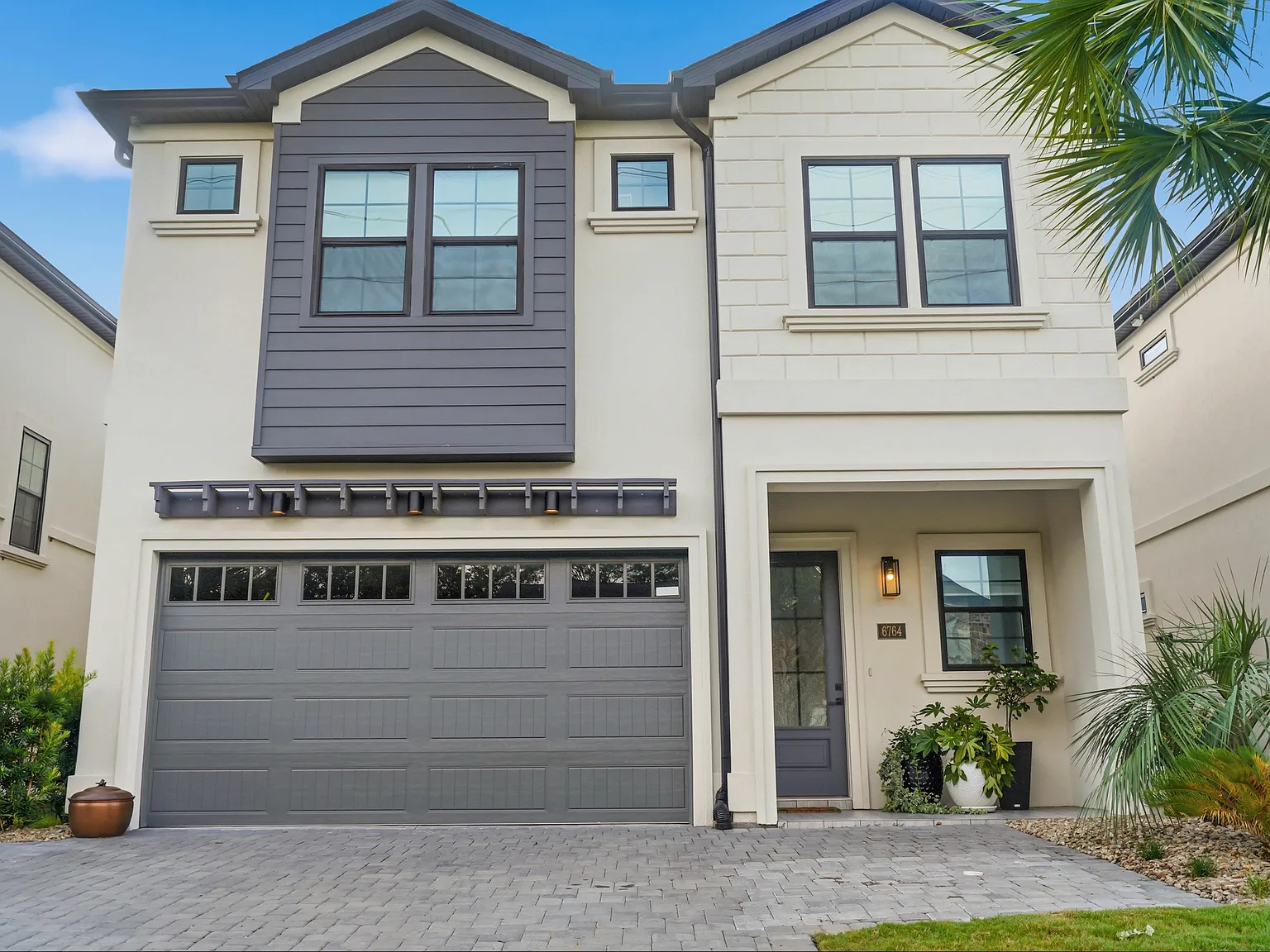 4 bed, 2.5 bath, 2700 sqft, $3,250 — Photo 2