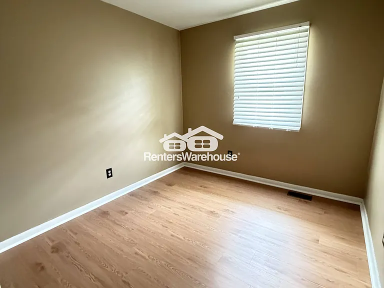 241 Cedarmere Cir — Photo 18