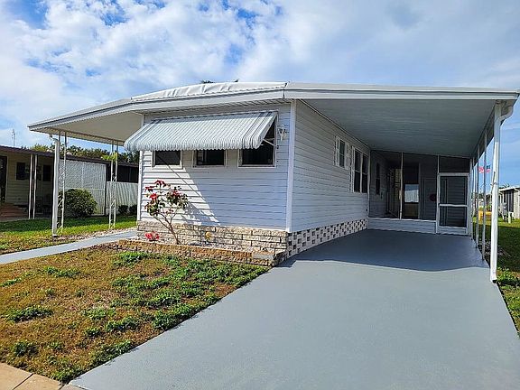 2nd image of 3215 Lanark Dr