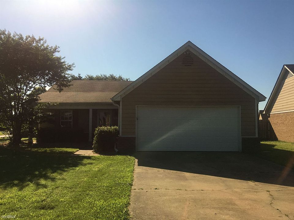 1st image of 7098 Foxhall Dr