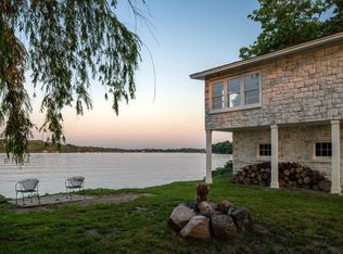 800 N Arm Dr, Mound, MN 55364