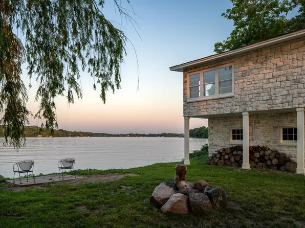 800 N Arm Dr, Mound, MN 55364