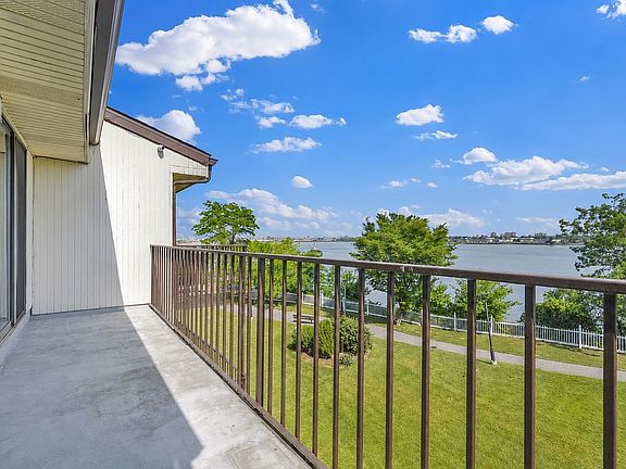 5th image of 120-09 Riviera Ct #10B