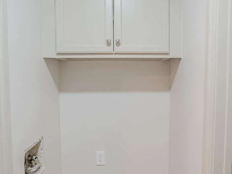 8604 S Brookline Ave — Photo 12