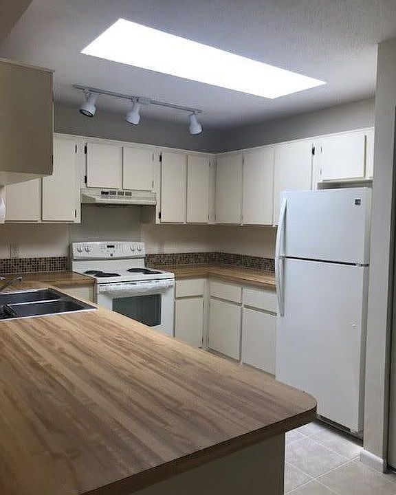 2nd image of 9057 SE Hobe Ridge Ave #1