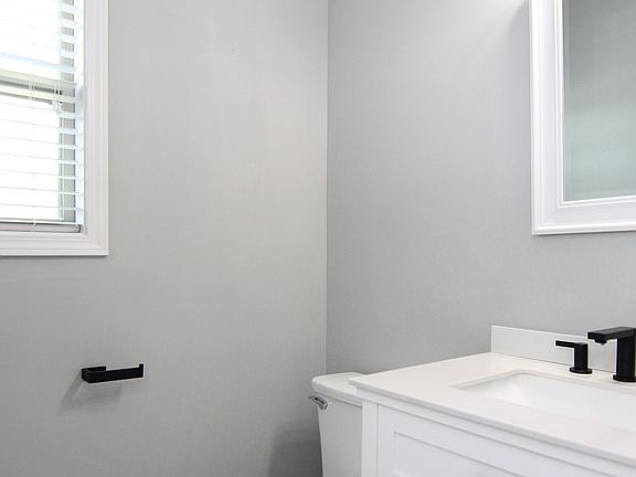 5th image of 607 Alexis Way