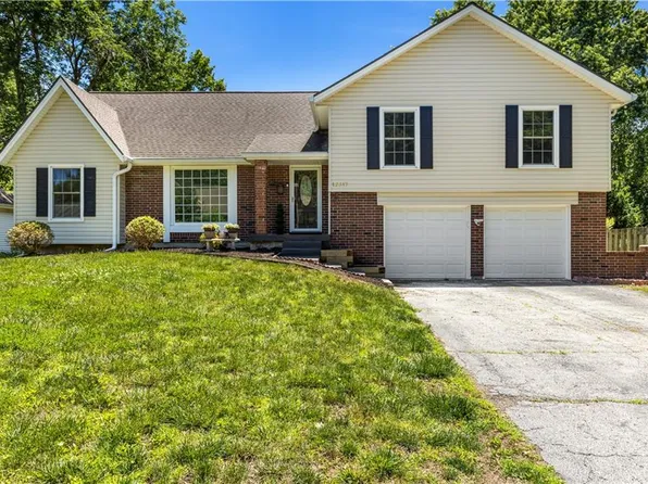 12317 W 102nd St, Lenexa, KS 66215