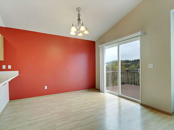 5th image of 10916 181st Avenue Pl E