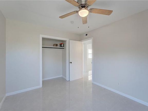 2nd image of 822 W M St