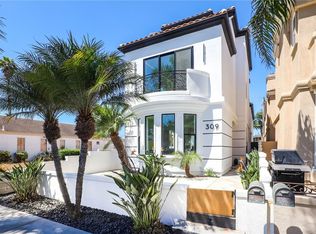 309 8th St, Huntington Beach, CA 92648