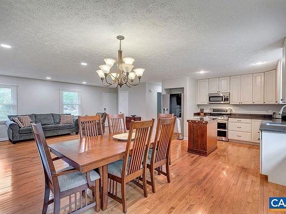 2nd image of 15 Paynes Ln