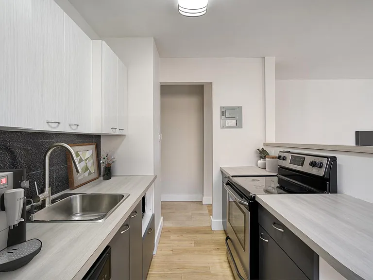 26 Hargrave St — Photo 2