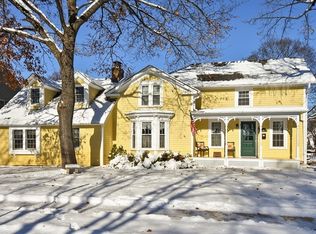 124 North Ave, Barrington, IL 60010