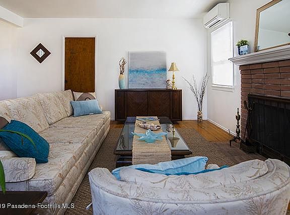 5th image of 15120 S Berendo Ave