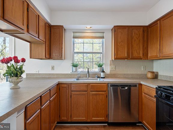 5th image of 15429 Windsong Ln