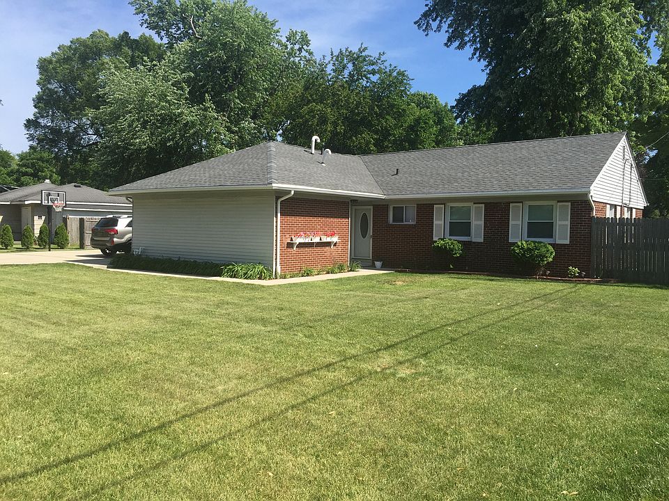1st image of 2625 Chevy Chase Dr