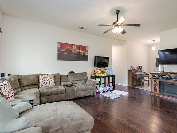 3rd image of 38228 Coral Reef Ct