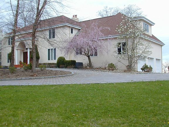 Three Car Garage