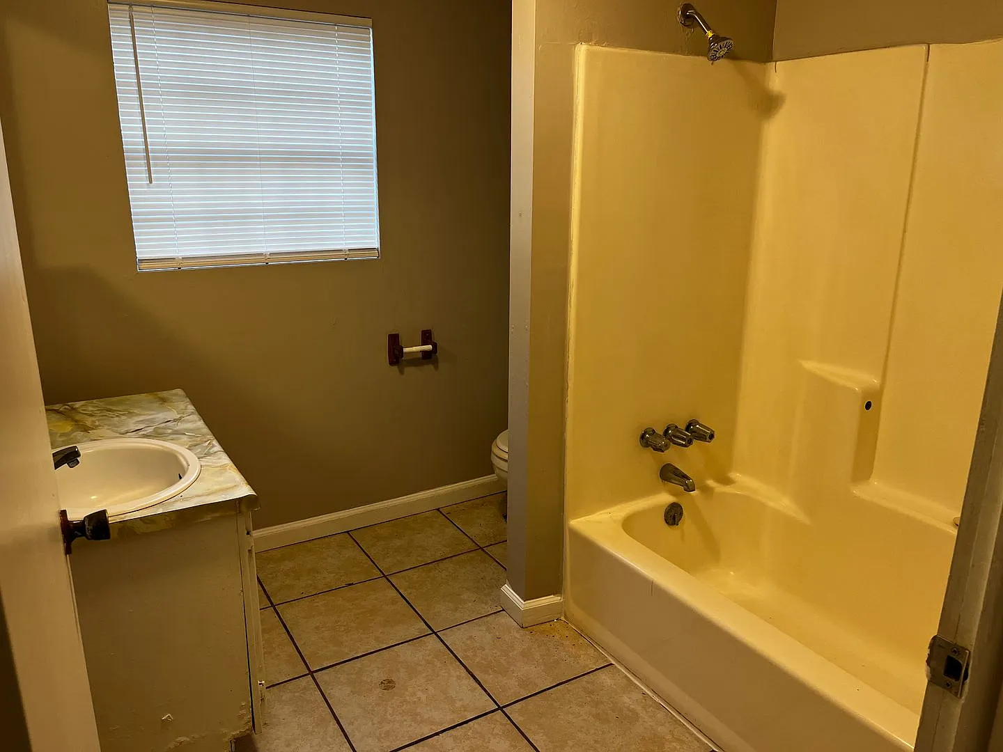 1BD/1B Duplex Close to VSU! — Photo 4