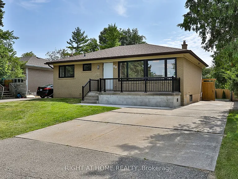 80 Stephen Dr — Photo 1