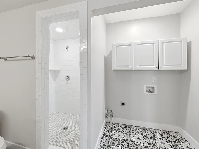 722 W Webb Rd — Photo 26