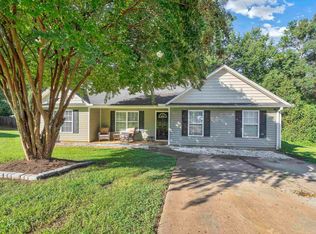 823 Gray Eagle Ln, Boiling Springs, SC 29316