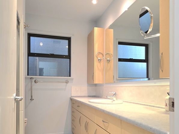 3 bedroom rental in Burnaby — photo 22