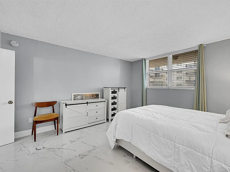 1401 S Ocean Dr #304 — Photo 22
