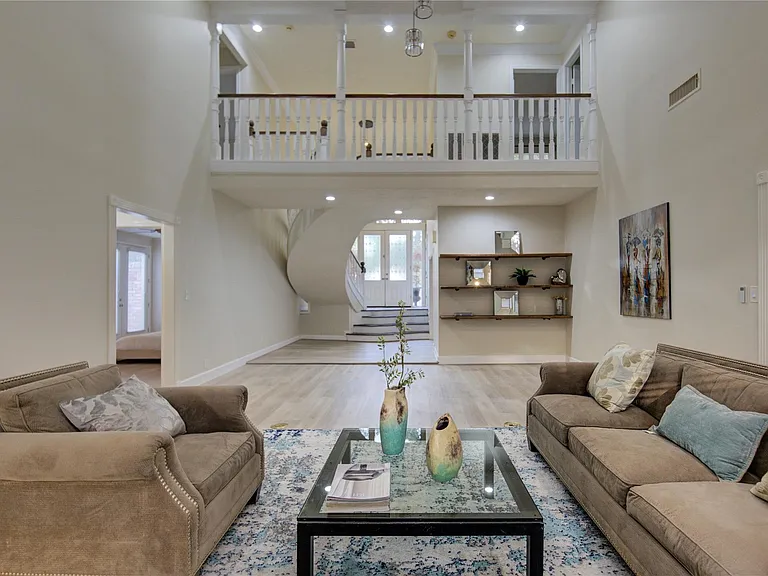 714 Last Arrow Dr — Photo 15