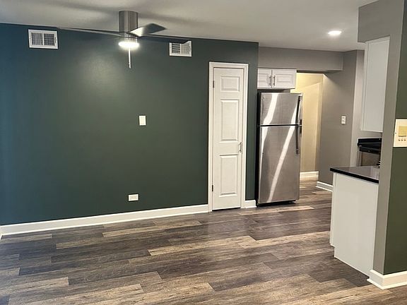 3rd image of 831 E Glenwood Lansing Rd APT 609