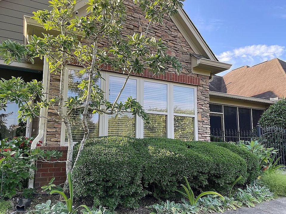 Sunroom, screened porch
