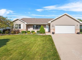 1410 Alpine Dr, Green Bay, WI 54311