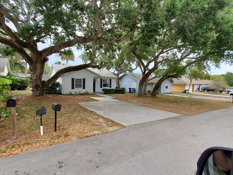 Front view of home
