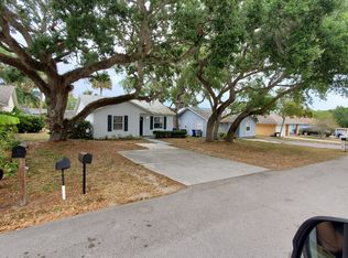 218 14th St SW, Vero Beach, FL 32962