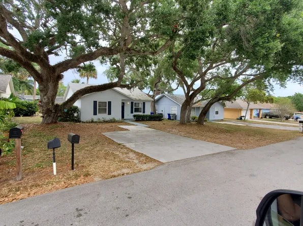 218 14th St SW, Vero Beach, FL 32962