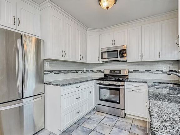 5th image of 43 Bon Aire Cir APT 8016