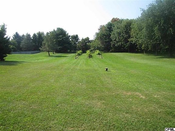2nd image of 17 Conifer Ln