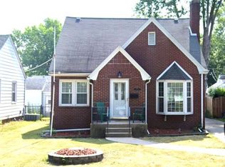 2070 N 6th St, Springfield, IL 62702